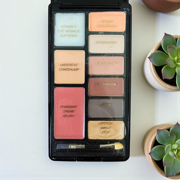 Signature Club A 2 Cases "Flawless Skin Compact" &"Professional Color Compact" - Picture 5 of 5